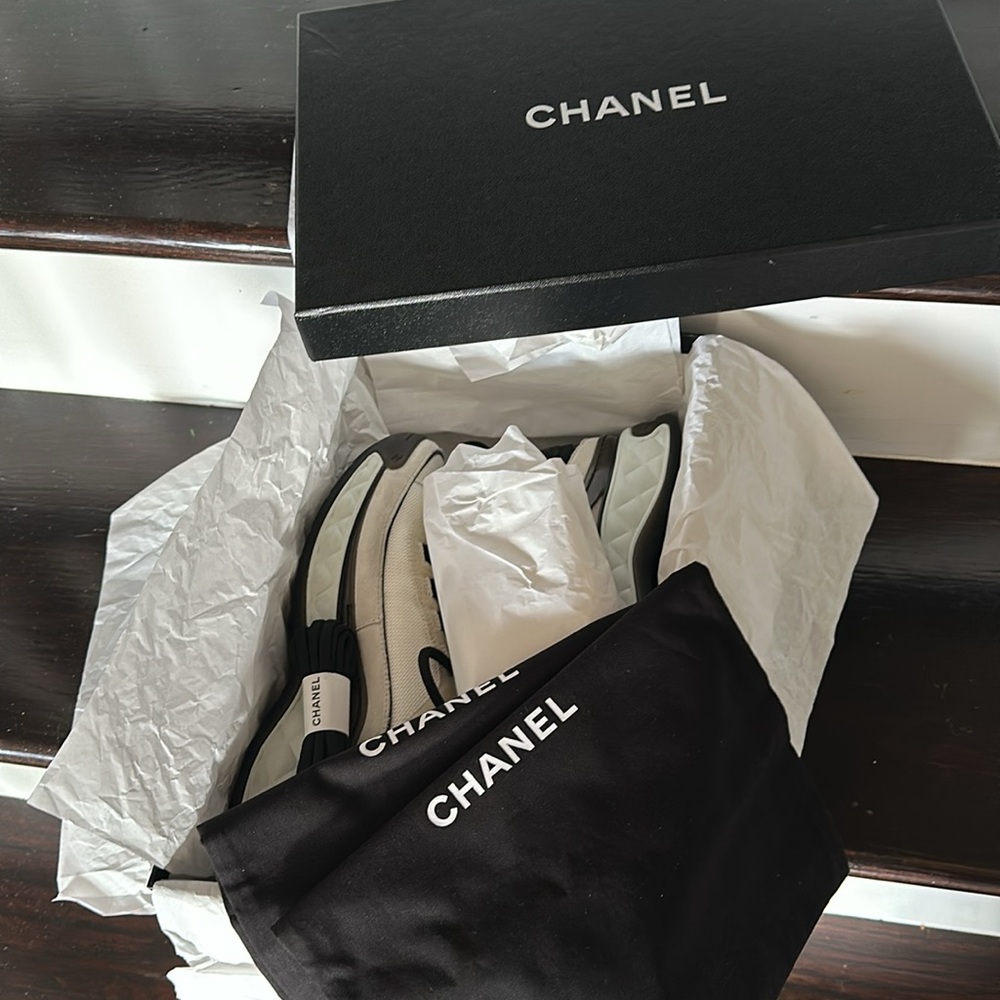 Chanel Sneakers 22S White Black - Picture 16 of 17